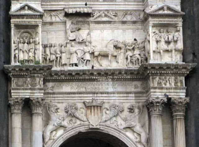 Dettaglio del trionfo di Alfonso e dei grifoni con lo scudo d'Aragona